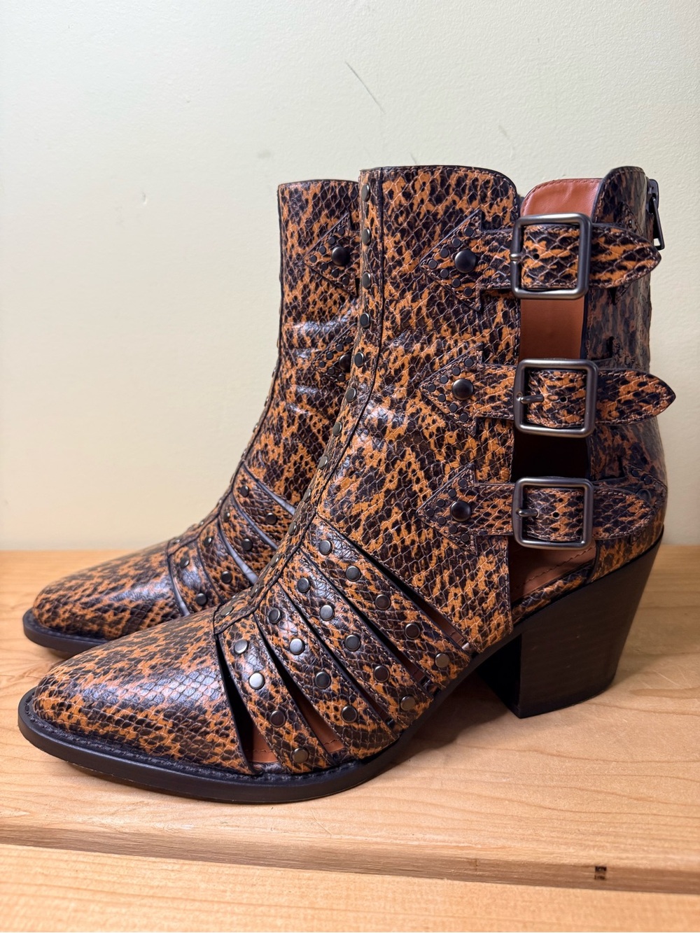 COACH Phoebe Snakeskin Leather Cut-Out Chic Buckle Boots Size 9B/39.5 Brown Blk